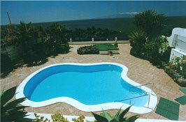 Pool der Villa